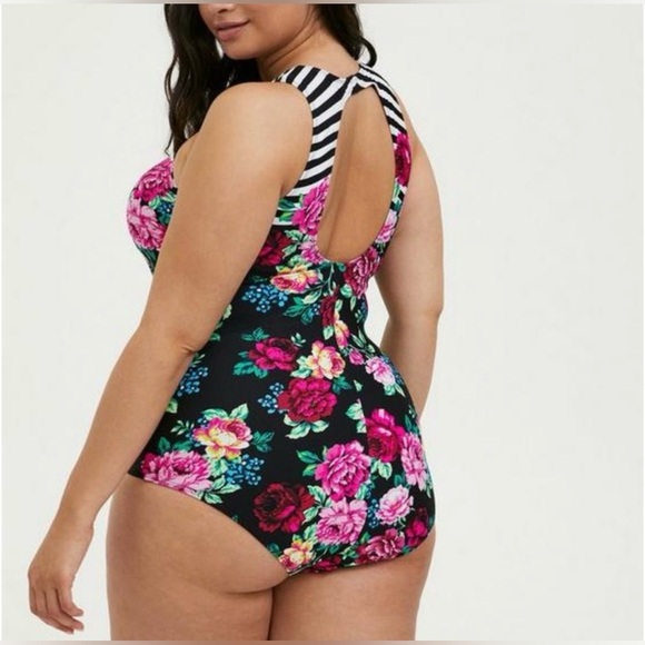 Torrid Swimsuit High Neck woman’s plus 6 Floral One Piece UPF 50 protection - Picture 2 of 13